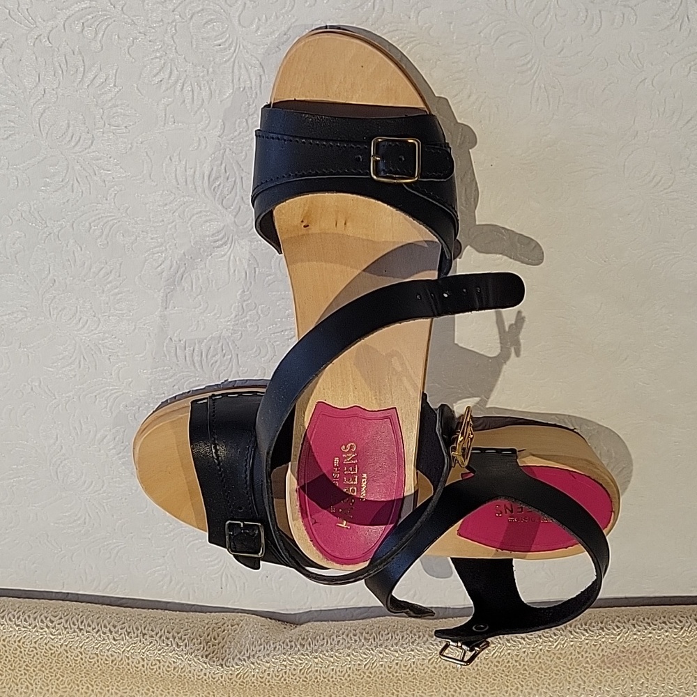 Hasbeens clogs, open toe. Black, size 35, perfect condition.
